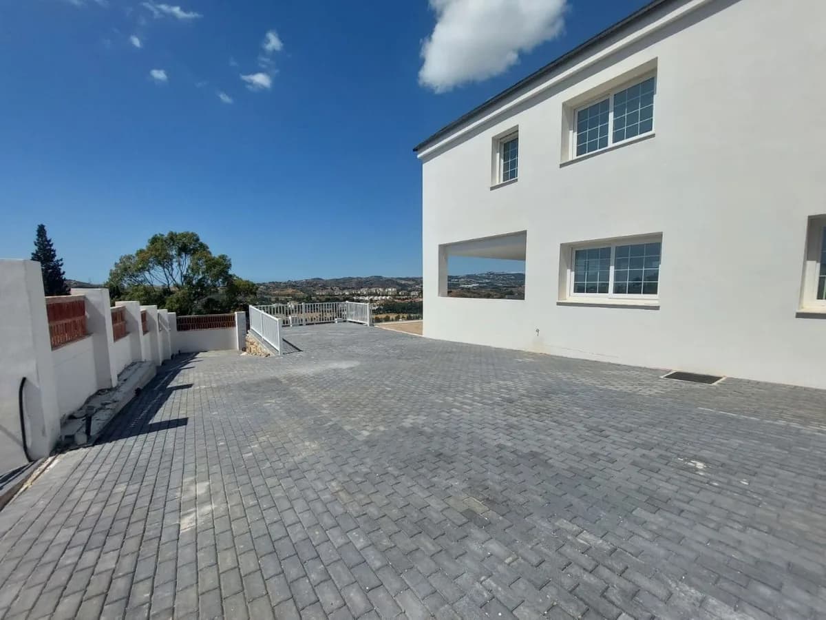 4 Bedroom Detached Villa for Sale in Mijas Golf, Málaga - Image 9