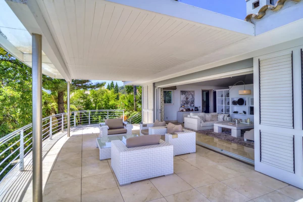 5 Bedroom Detached Villa for Sale in El Madroñal, Málaga - Image 8