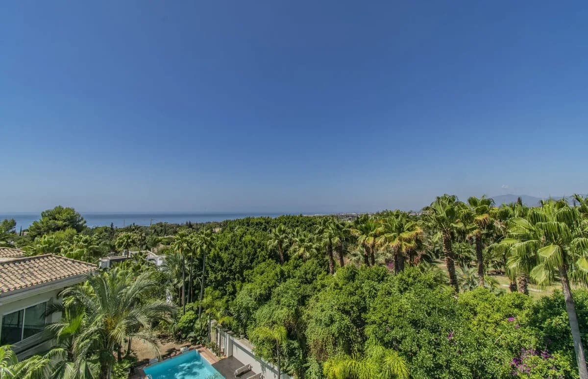 3 Bedroom Penthouse for Sale in Nagüeles, Málaga - Image 3