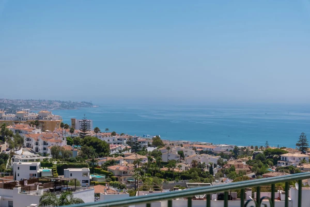 3 Bedroom Penthouse for Sale in Miraflores, Málaga - Image 3