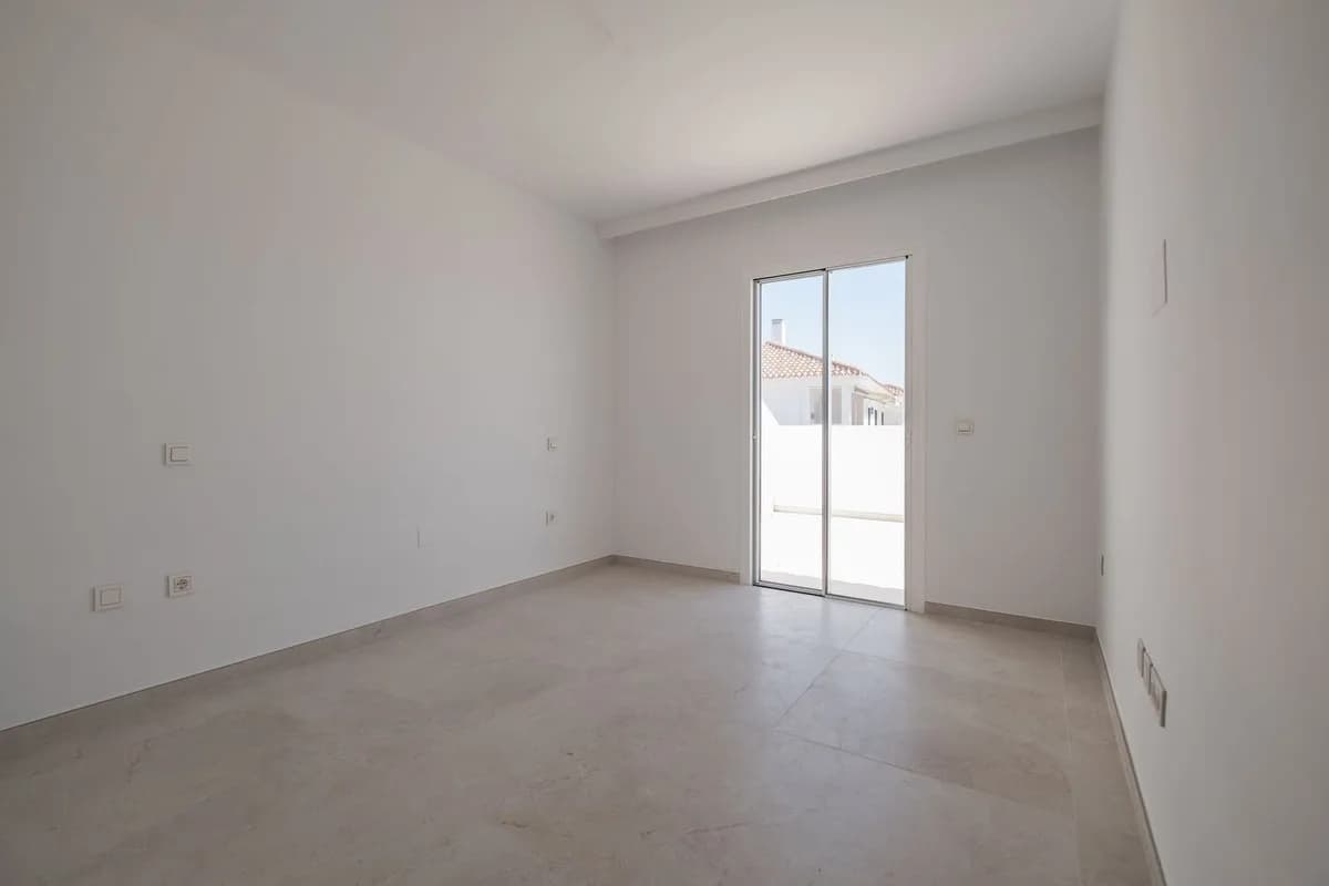 3 Bedroom Penthouse for Sale in Miraflores, Málaga - Image 8