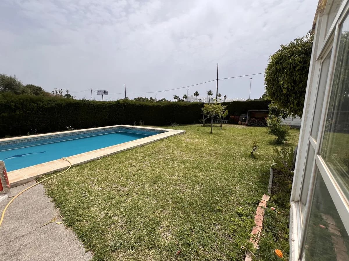 5 Bedroom Detached Villa for Sale in Selwo, Málaga - Image 5