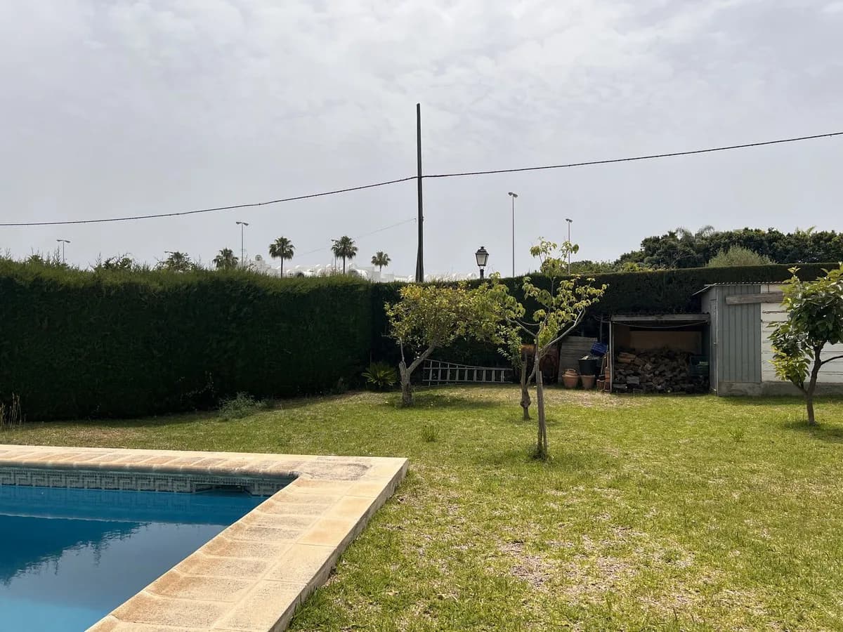 5 Bedroom Detached Villa for Sale in Selwo, Málaga - Image 9