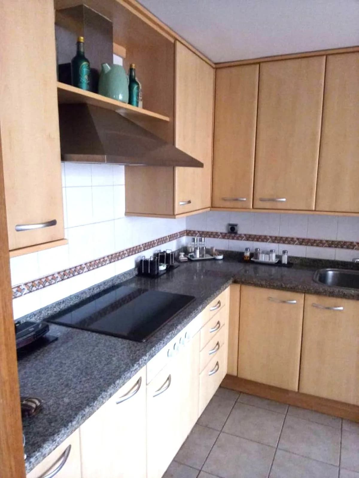 3 Bedroom Semi-Detached House for Sale in The Golden Mile, Málaga - Image 4