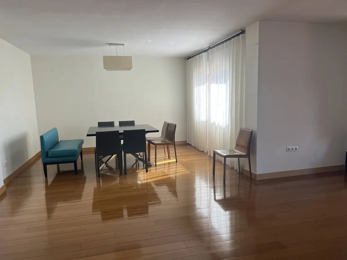 3 Bedroom Middle Floor Apartment for Sale in Estepona, Málaga - Image 7
