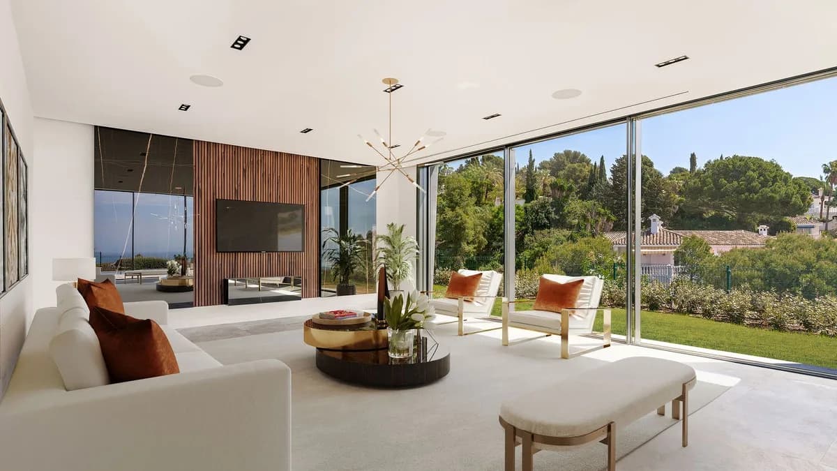 4 Bedroom Detached Villa for Sale in Benalmadena, Málaga - Image 4