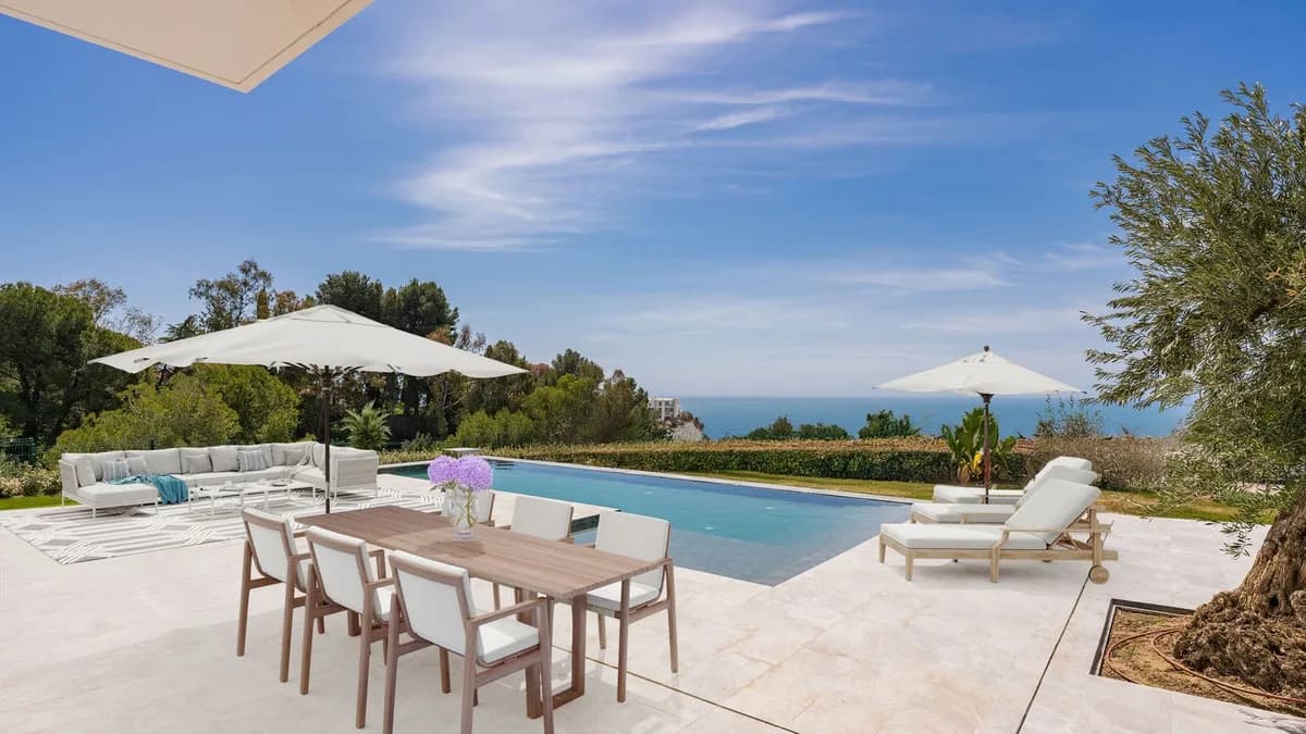 4 Bedroom Detached Villa for Sale in Benalmadena, Málaga - Image 7
