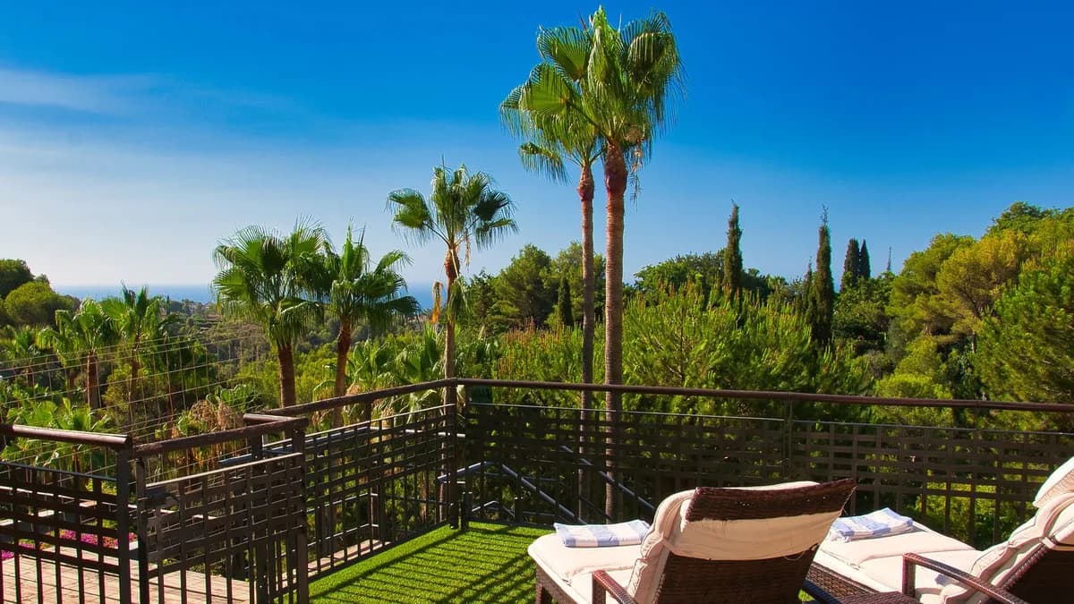 2 Bedroom Ground Floor Apartment for Sale in Sierra Blanca, Málaga - Image 2