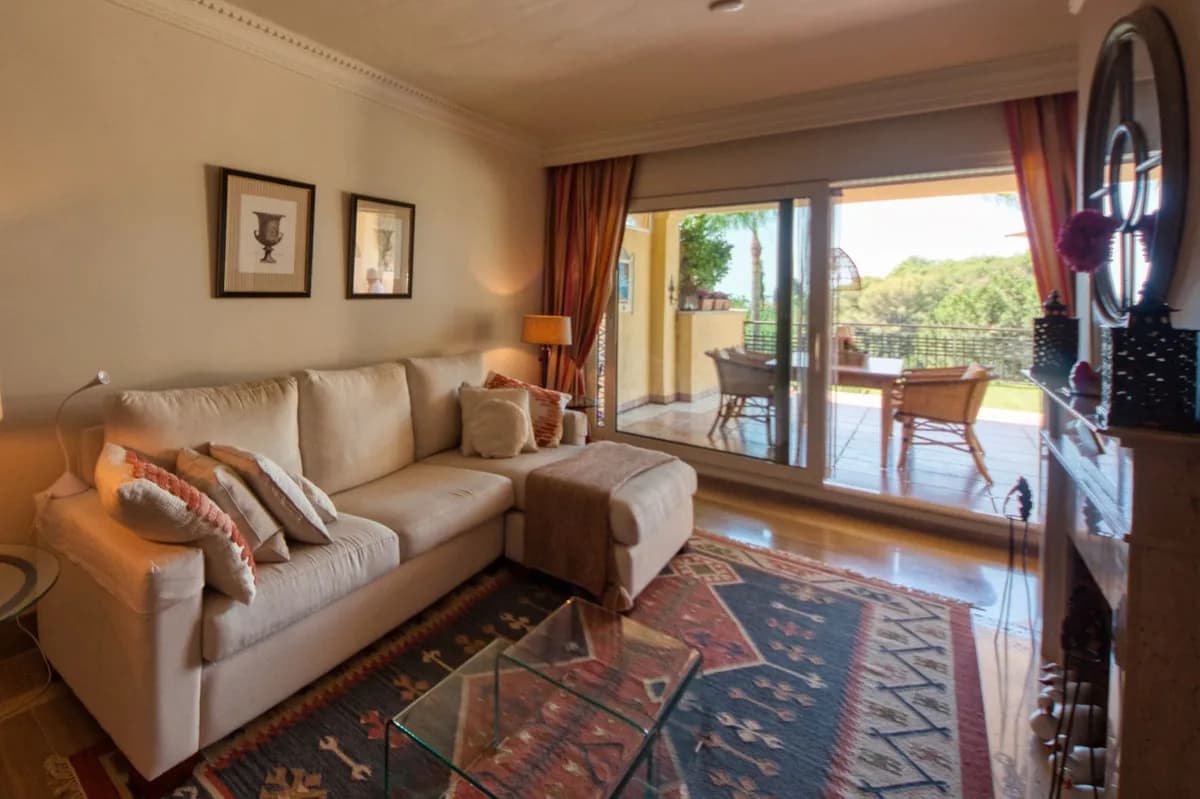 2 Bedroom Ground Floor Apartment for Sale in Sierra Blanca, Málaga - Image 3
