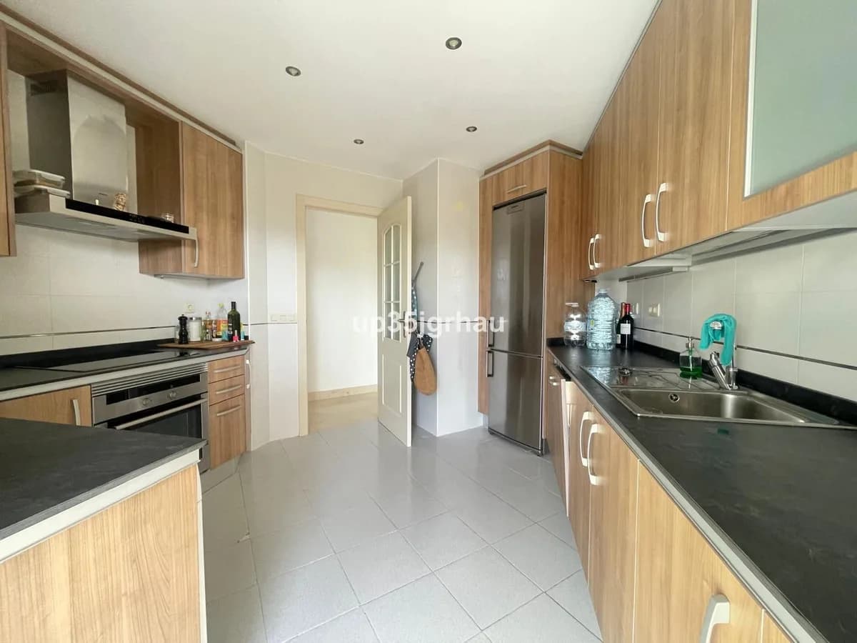 2 Bedroom Penthouse for Sale in Selwo, Málaga - Image 5