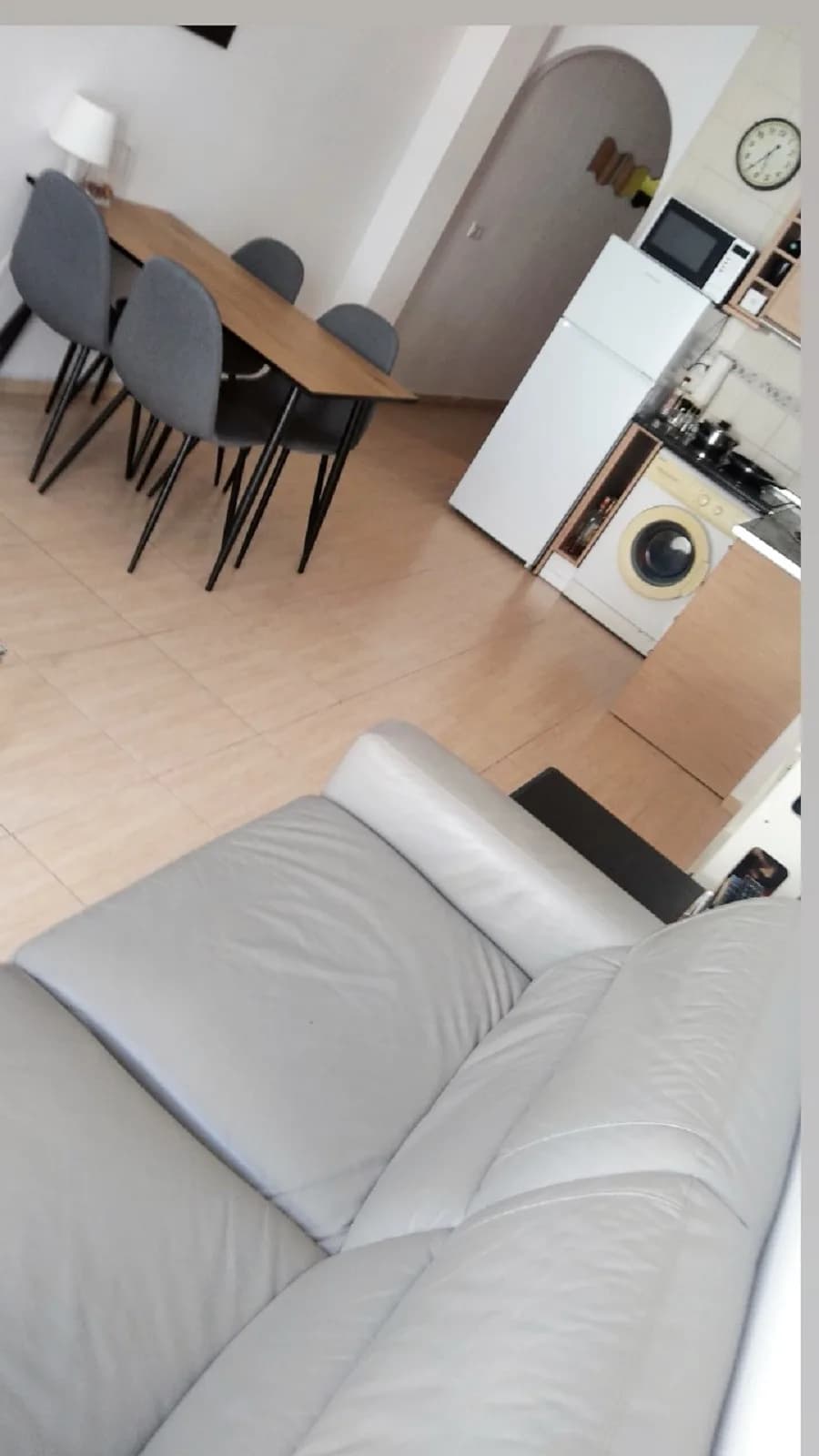 2 Bedroom Middle Floor Apartment for Sale in Las Lagunas, Málaga - Image 2