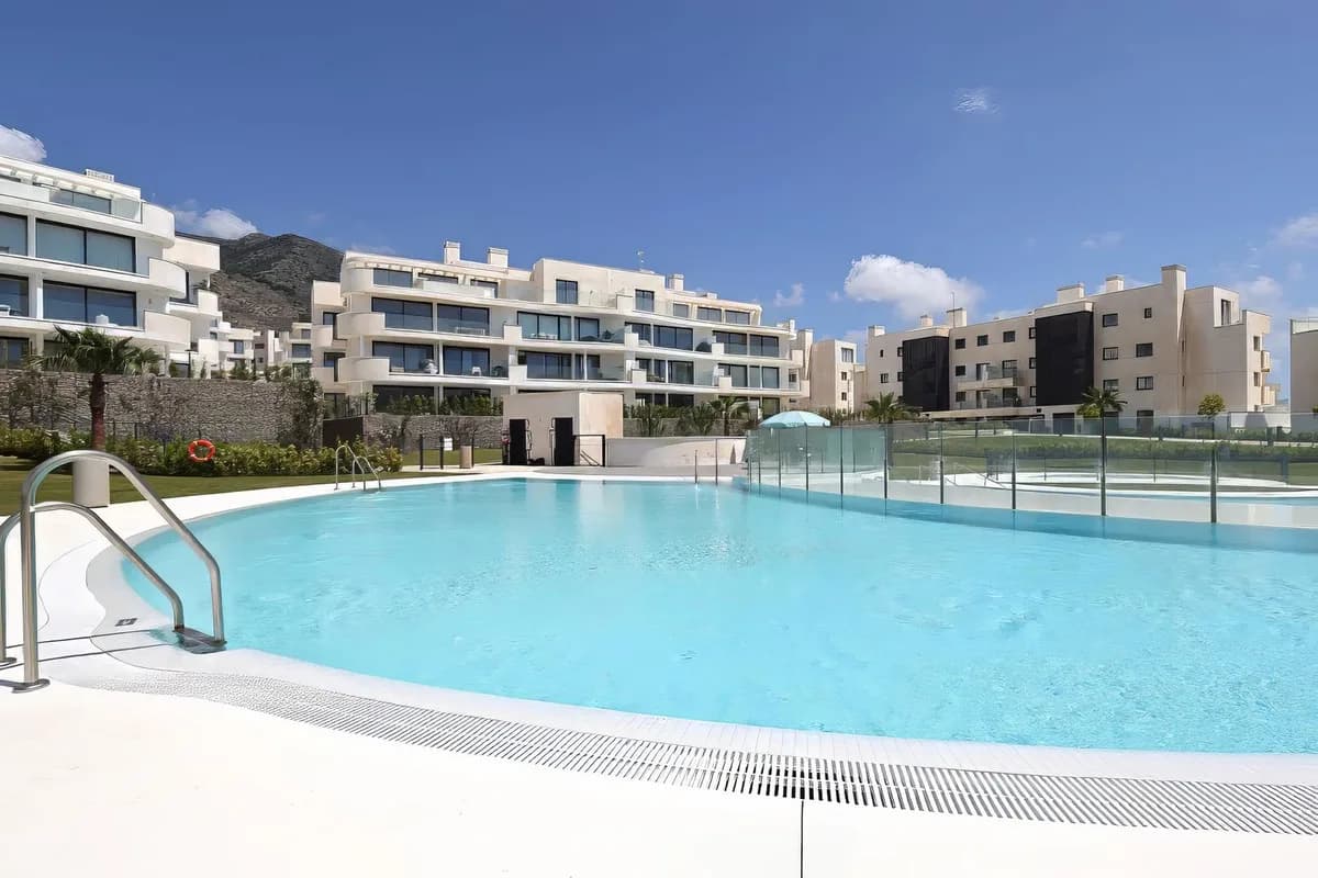 3 Bedroom Ground Floor Apartment for Sale in Fuengirola, Málaga