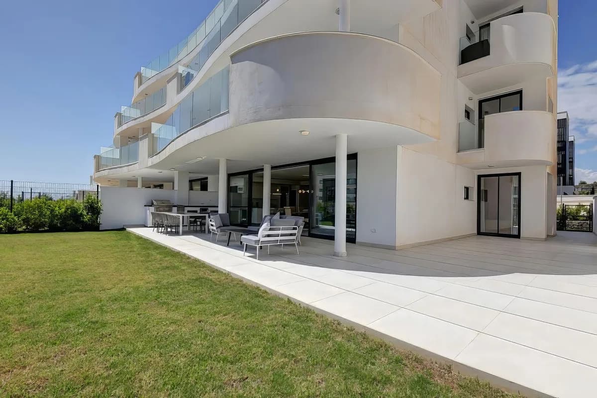3 Bedroom Ground Floor Apartment for Sale in Fuengirola, Málaga - Image 6