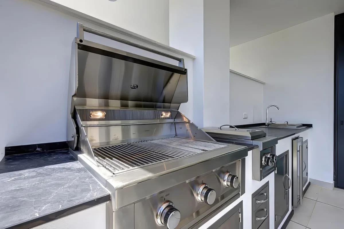 3 Bedroom Ground Floor Apartment for Sale in Fuengirola, Málaga - Image 9