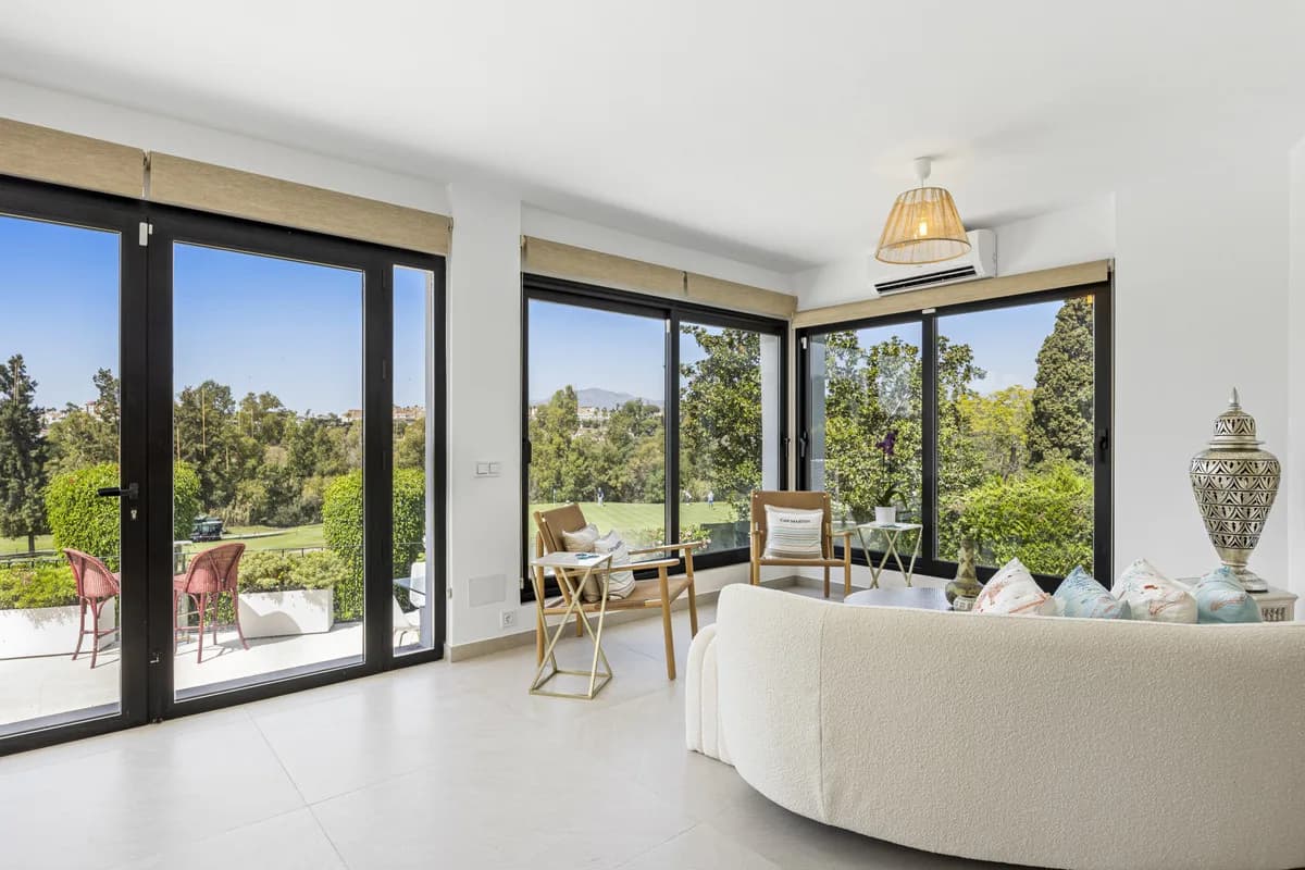4 Bedroom Detached Villa for Sale in Guadalmina Alta, Málaga - Image 5