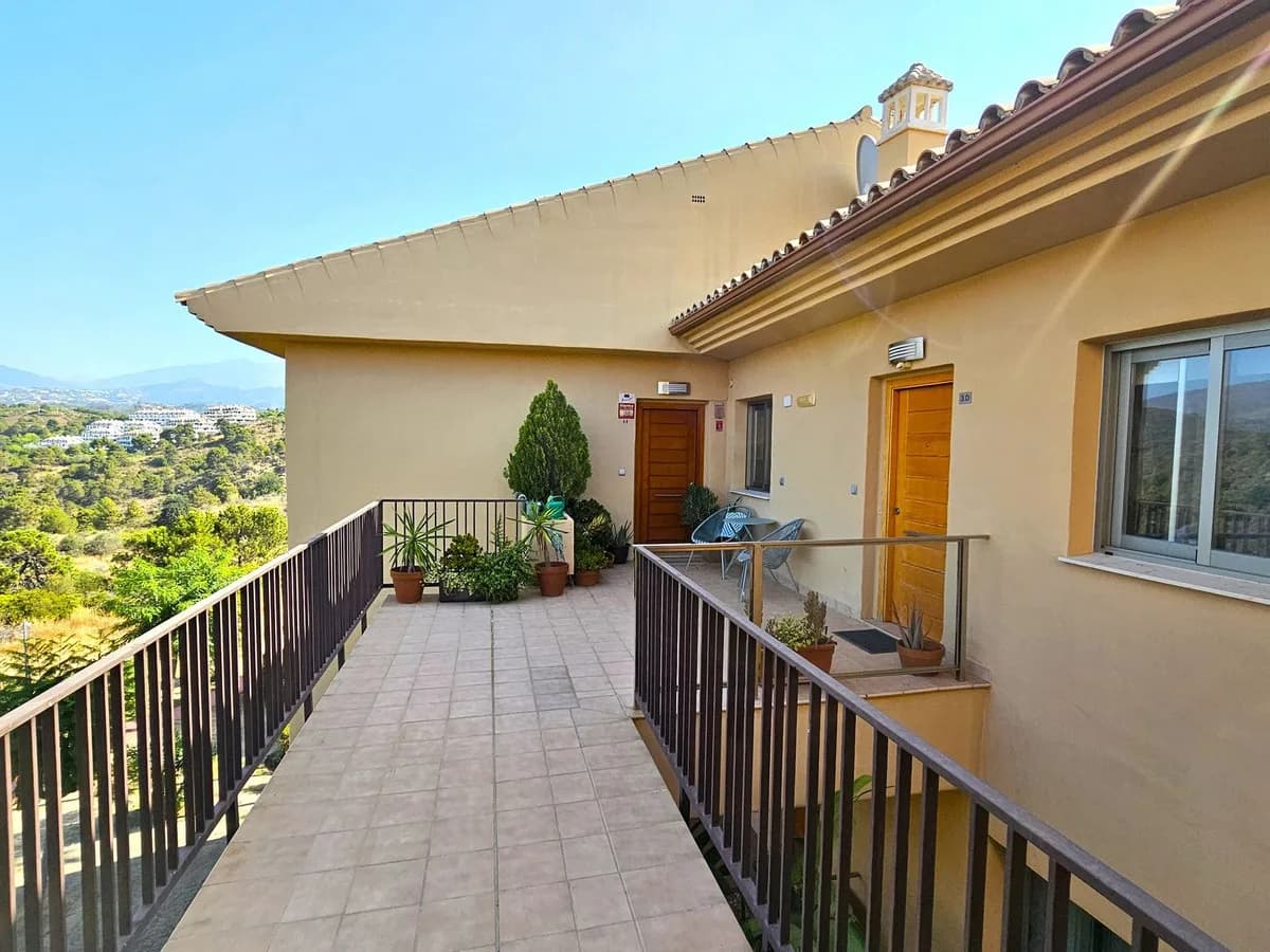 2 Bedroom Penthouse for Sale in Selwo, Málaga - Image 6