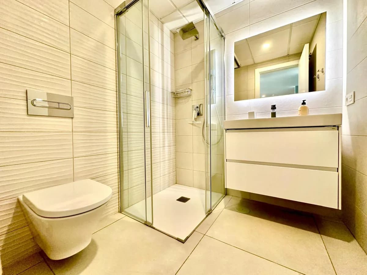 2 Bedroom Ground Floor Apartment for Sale in Elviria, Málaga - Image 9