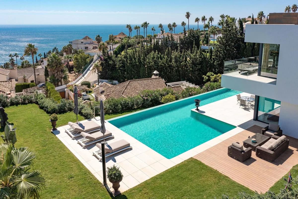 4 Bedroom Detached Villa for Sale in Manilva, Málaga