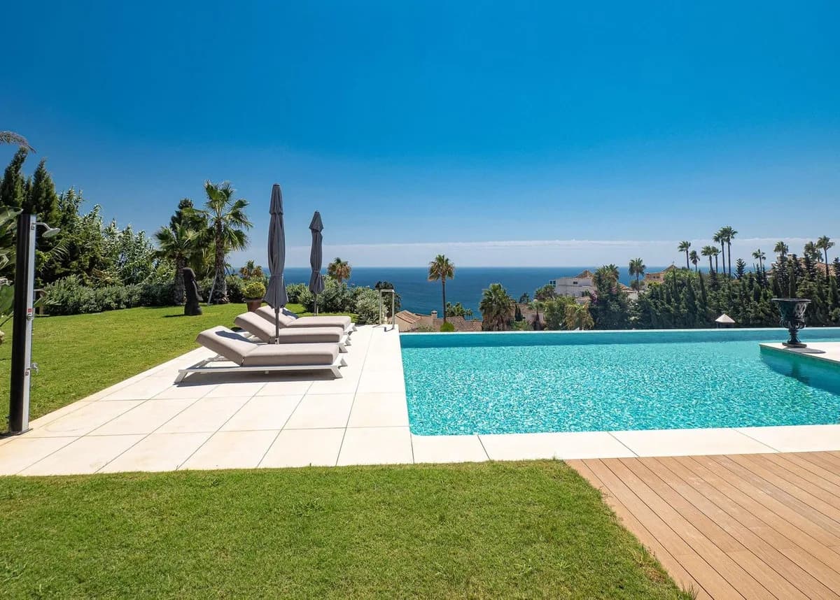 4 Bedroom Detached Villa for Sale in Manilva, Málaga - Image 2