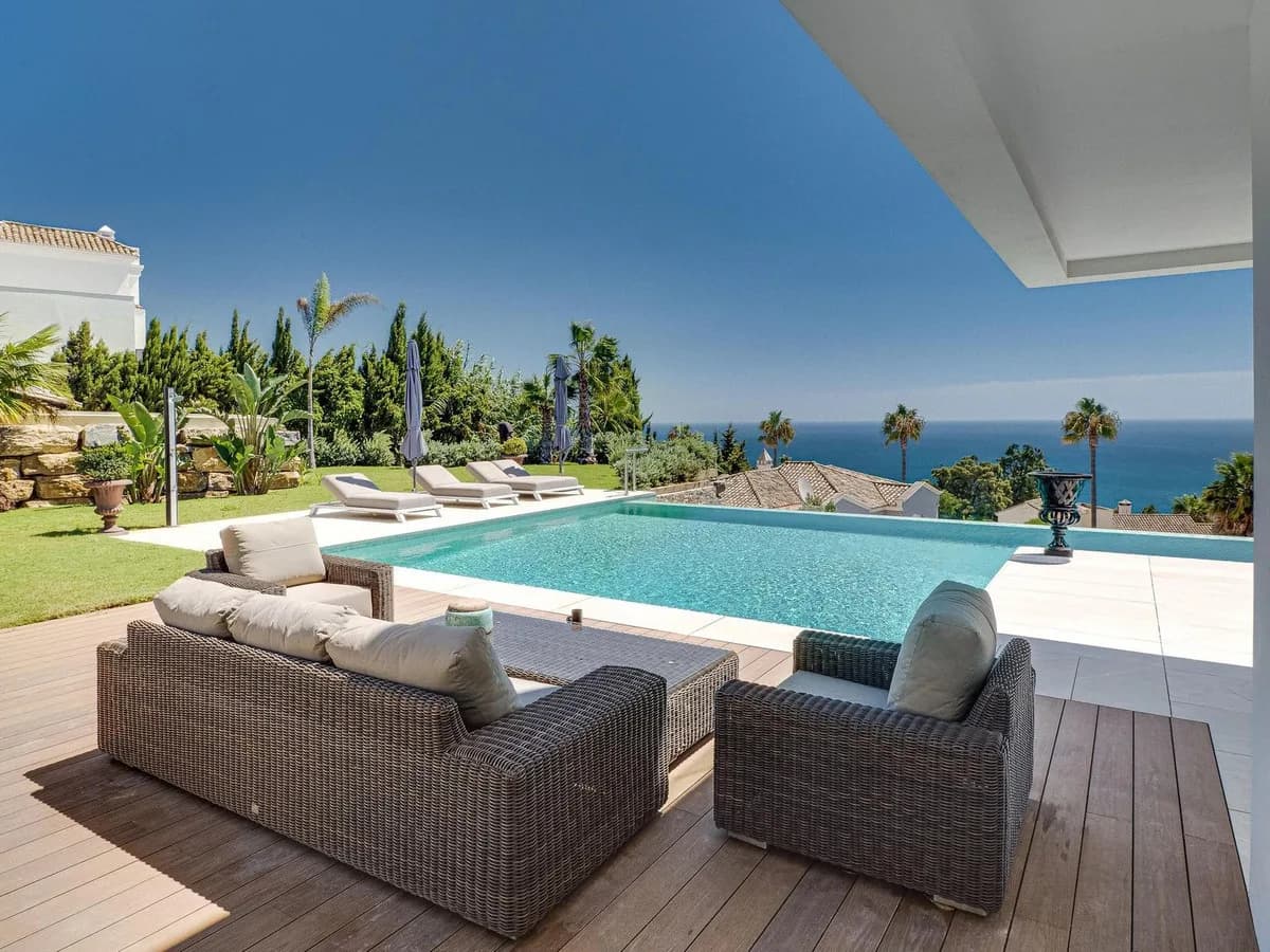 4 Bedroom Detached Villa for Sale in Manilva, Málaga - Image 4