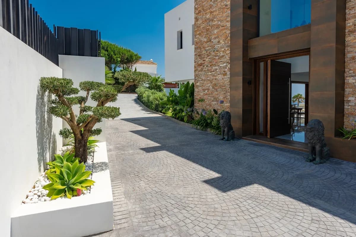 4 Bedroom Detached Villa for Sale in Manilva, Málaga - Image 7