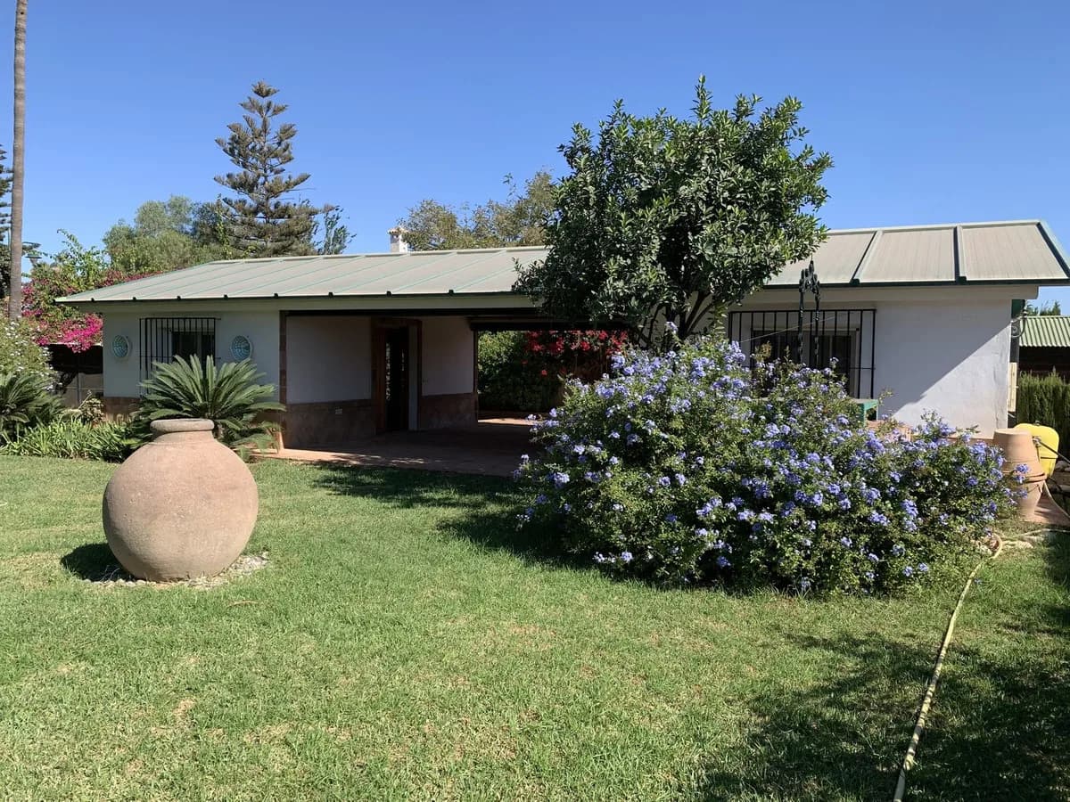 5 Bedroom Detached Villa for Sale in Guadalmar, Málaga - Image 2