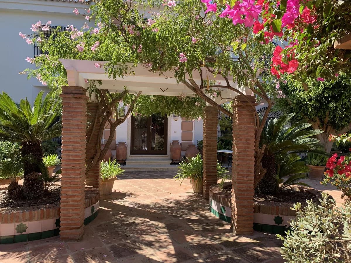 5 Bedroom Detached Villa for Sale in Guadalmar, Málaga - Image 4