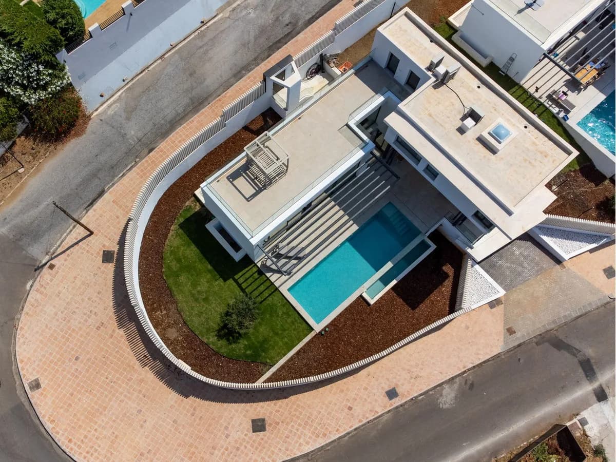 4 Bedroom Detached Villa for Sale in El Chaparral, Málaga - Image 6