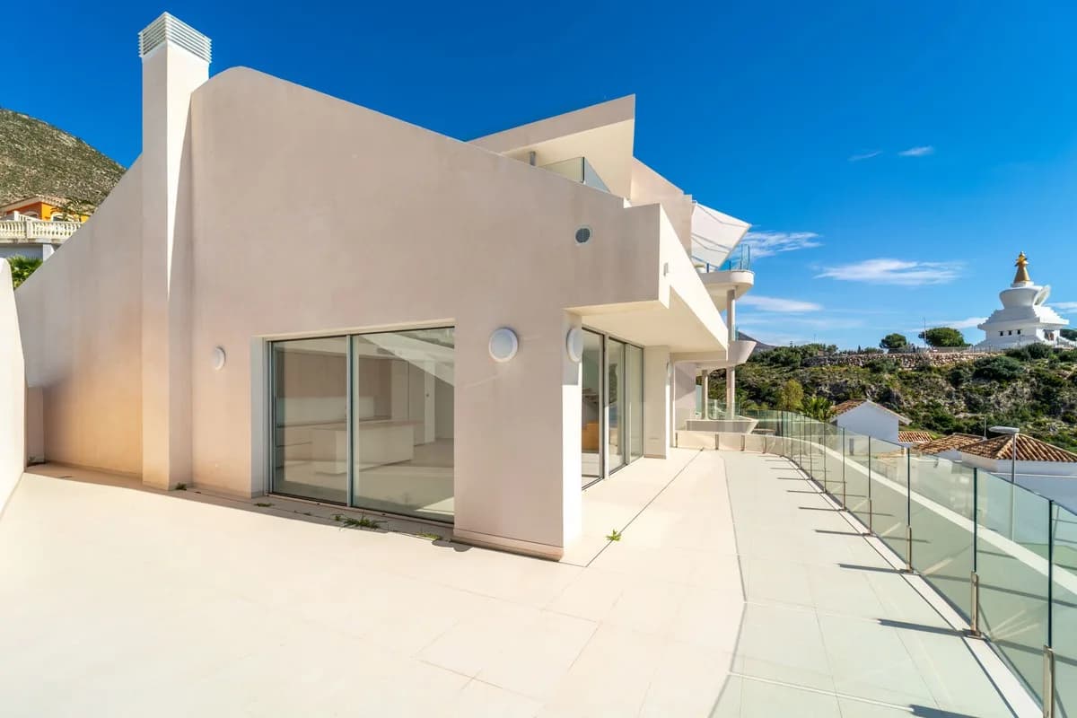 4 Bedroom Penthouse Duplex for Sale in Benalmadena Pueblo, Málaga - Image 7