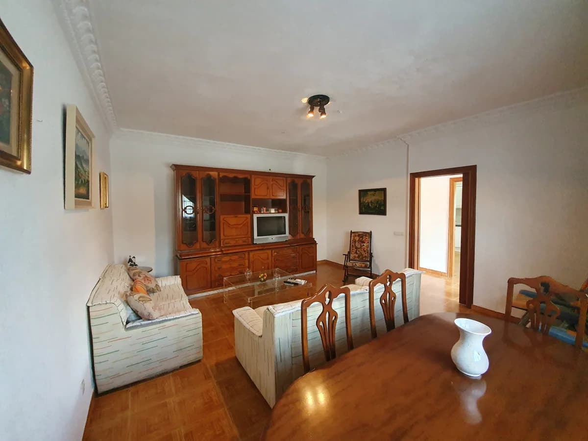 5 Bedroom Detached Villa for Sale in Guaro, Málaga - Image 4