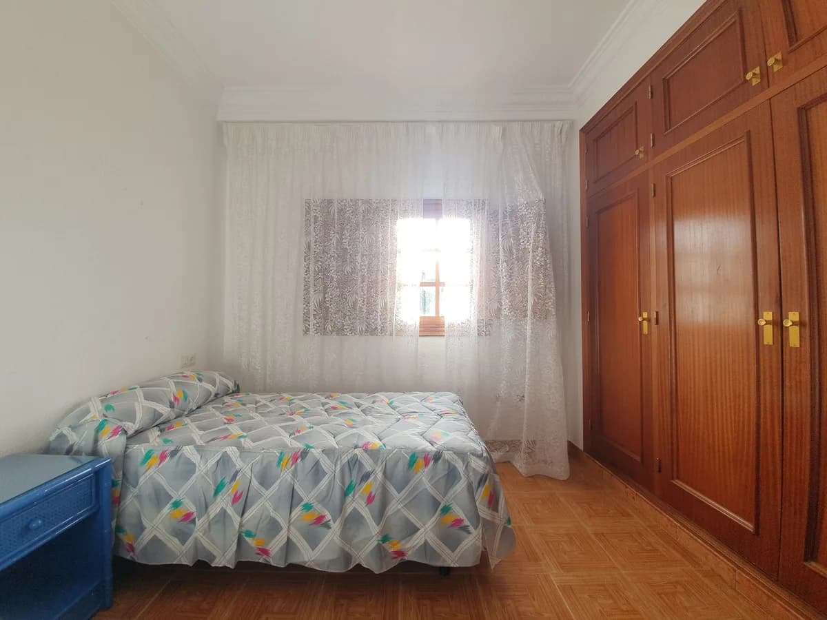 5 Bedroom Detached Villa for Sale in Guaro, Málaga - Image 9