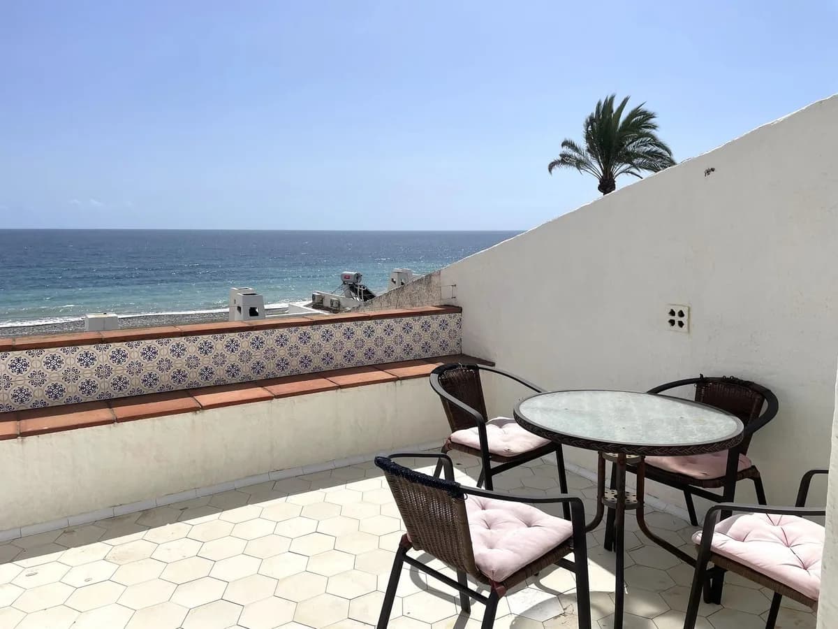 2 Bedroom Penthouse Duplex for Sale in Estepona, Málaga - Image 2