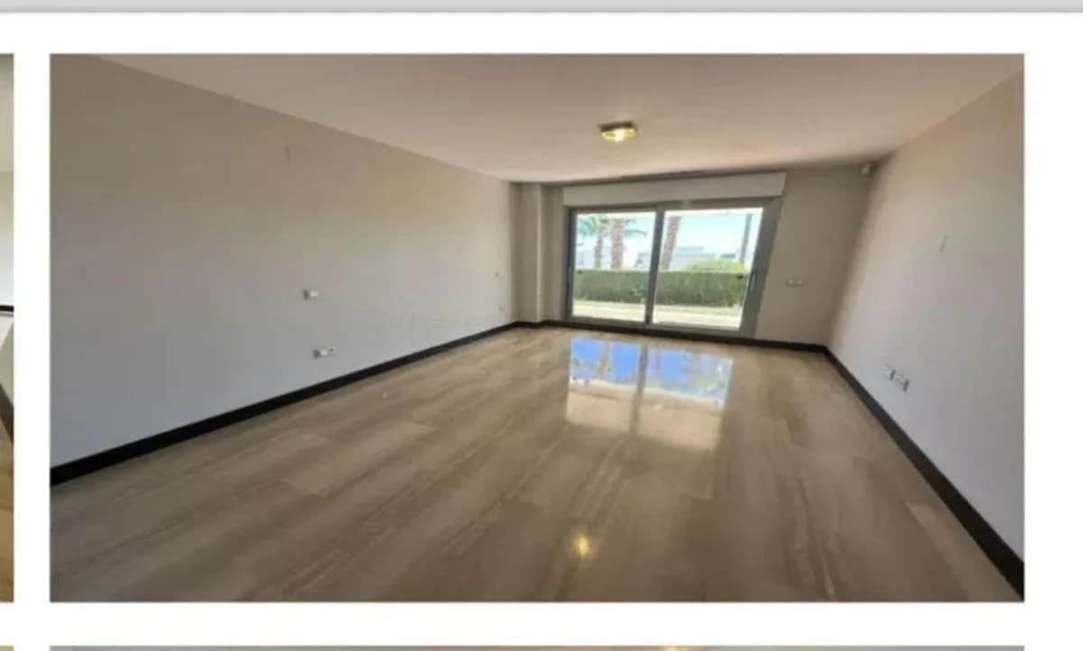 2 Bedroom Ground Floor Apartment for Sale in Marbella, Málaga - Image 4
