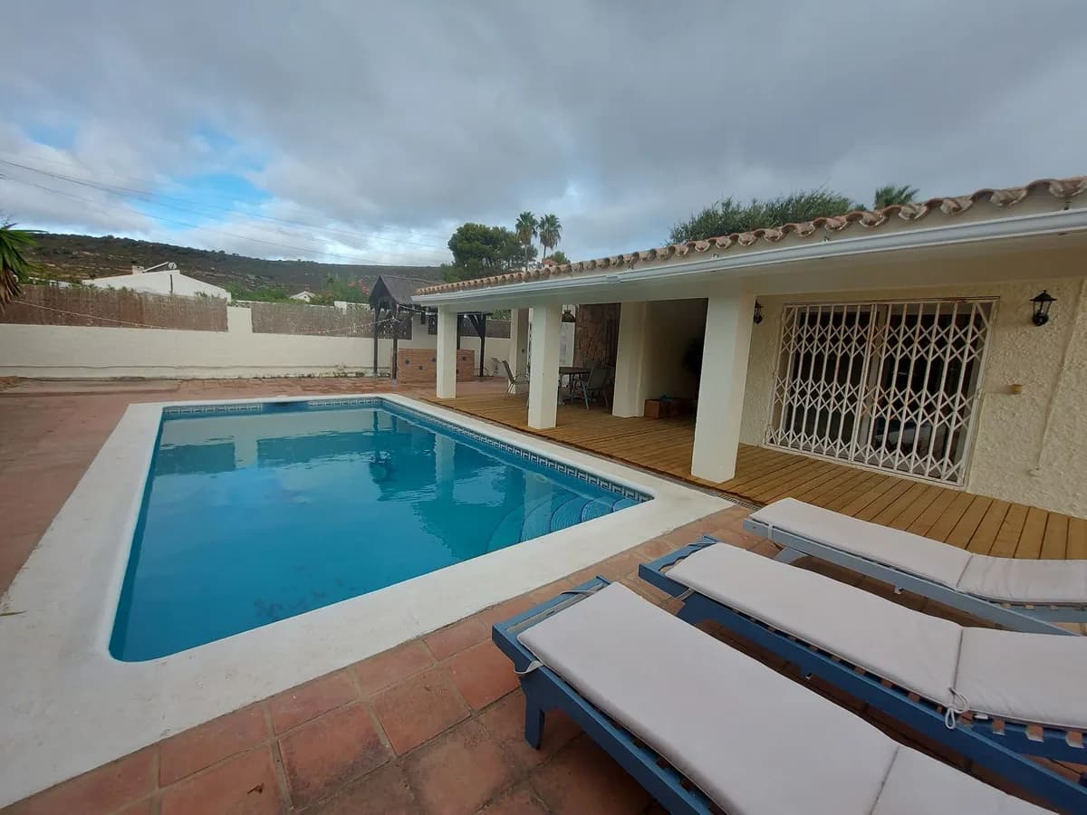 4 Bedroom Detached Villa for Sale in Manilva, Málaga - Image 5