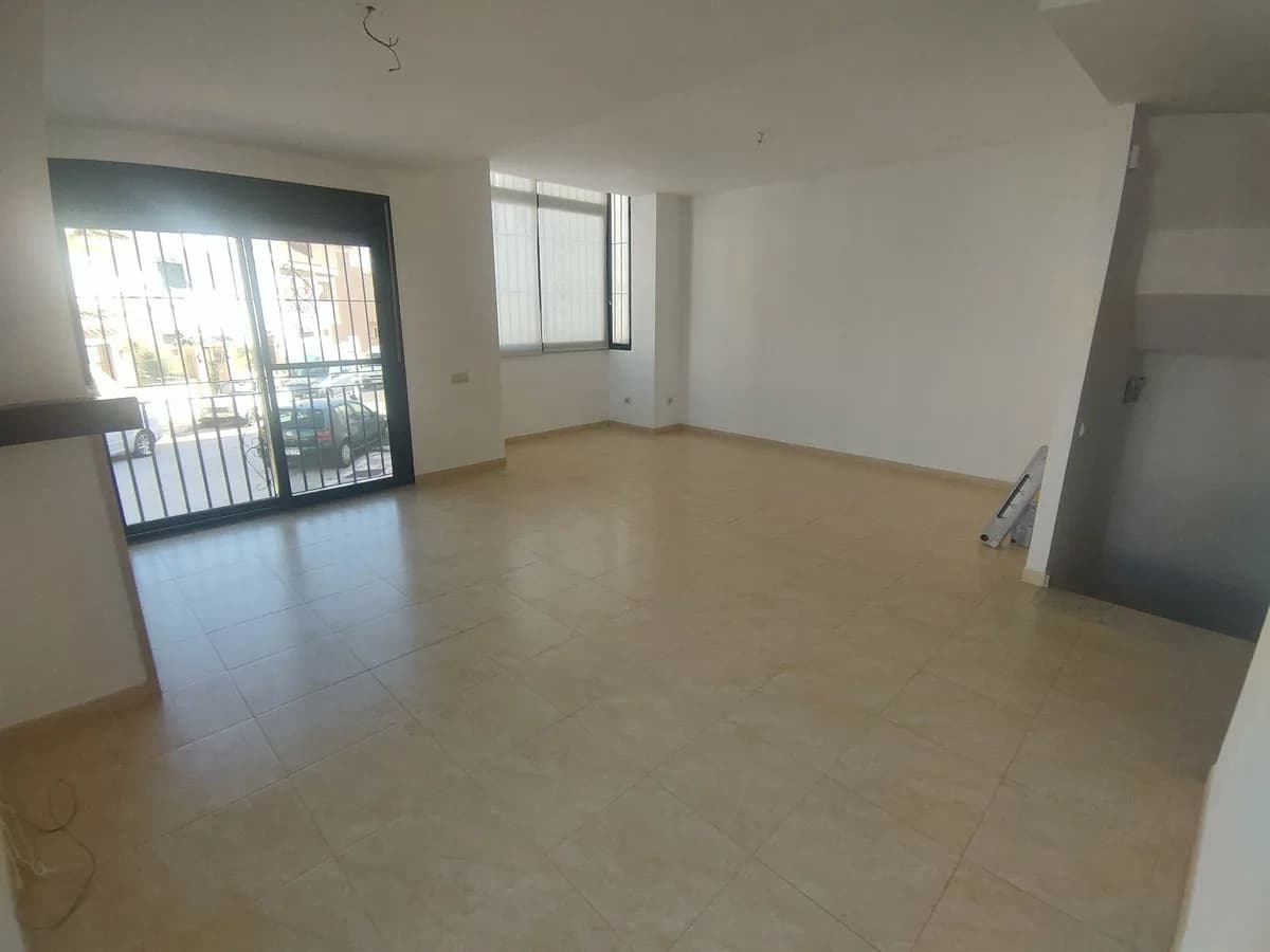 4 Bedroom Semi-Detached House for Sale in Cancelada, Málaga - Image 9