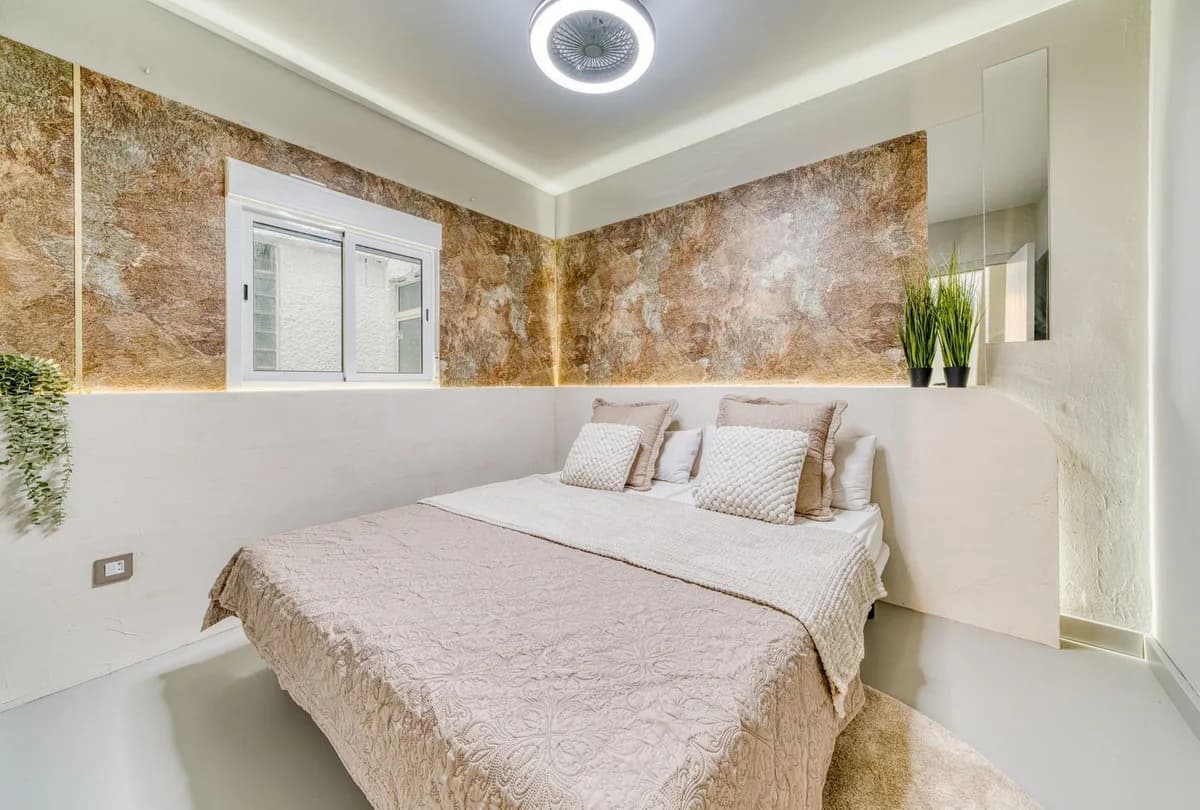 3 Bedroom Middle Floor Apartment for Sale in Fuengirola, Málaga - Image 7