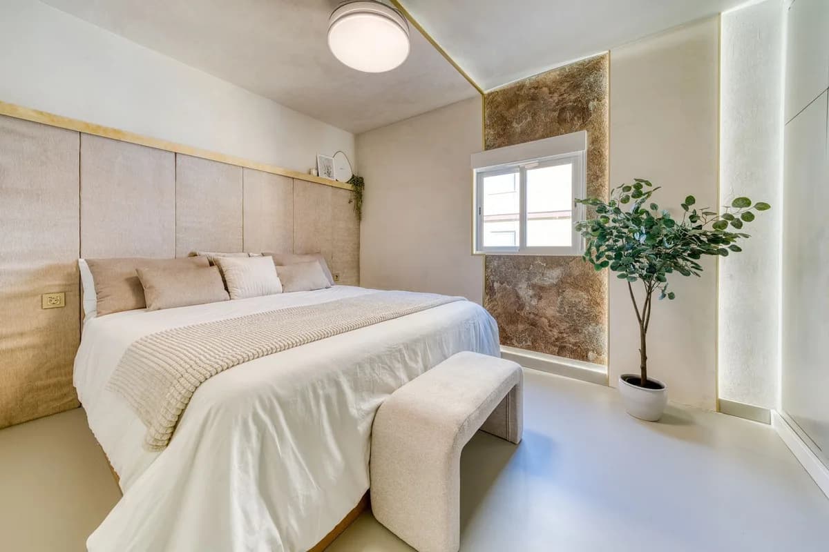 3 Bedroom Middle Floor Apartment for Sale in Fuengirola, Málaga - Image 9