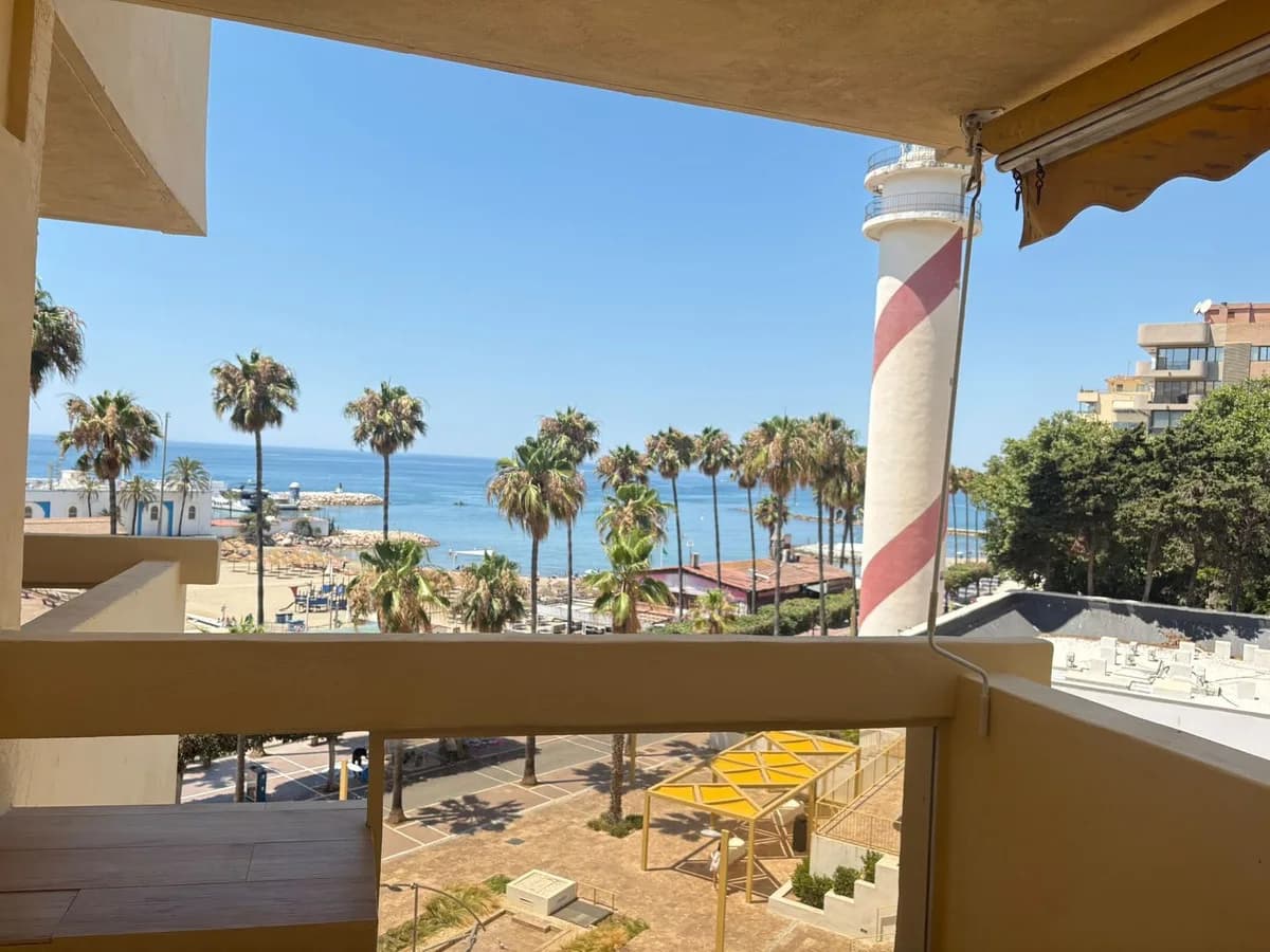 2 Bedroom Middle Floor Apartment for Sale in Marbella, Málaga