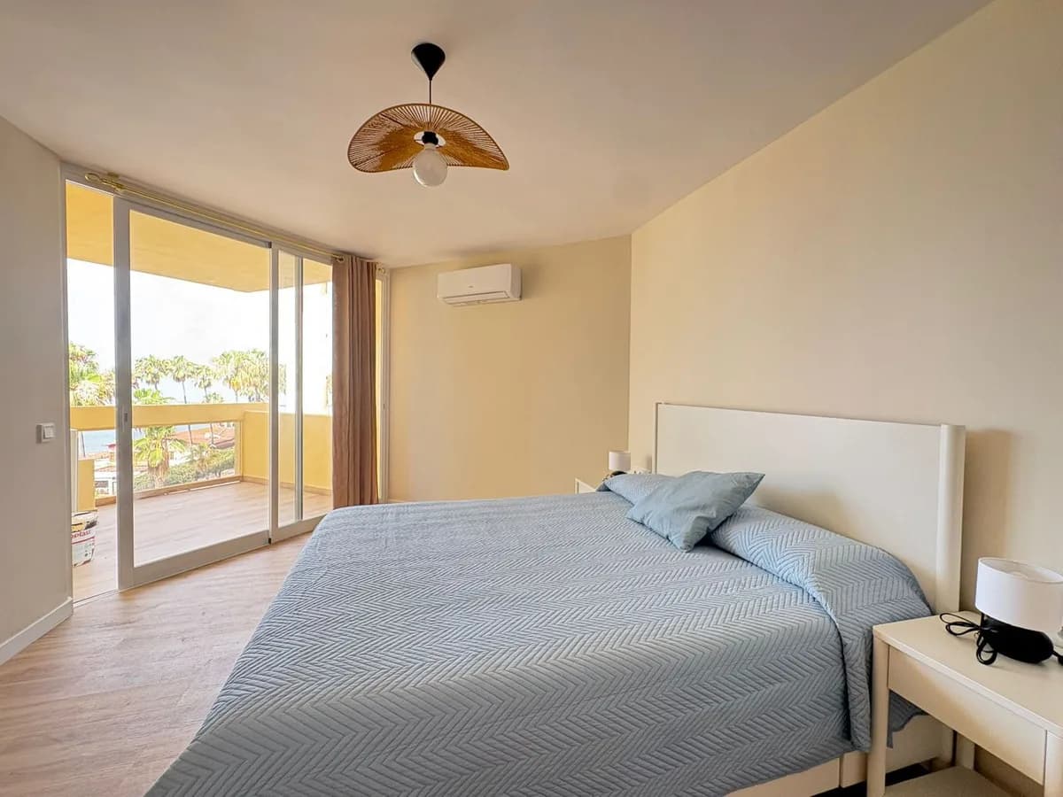 2 Bedroom Middle Floor Apartment for Sale in Marbella, Málaga - Image 5