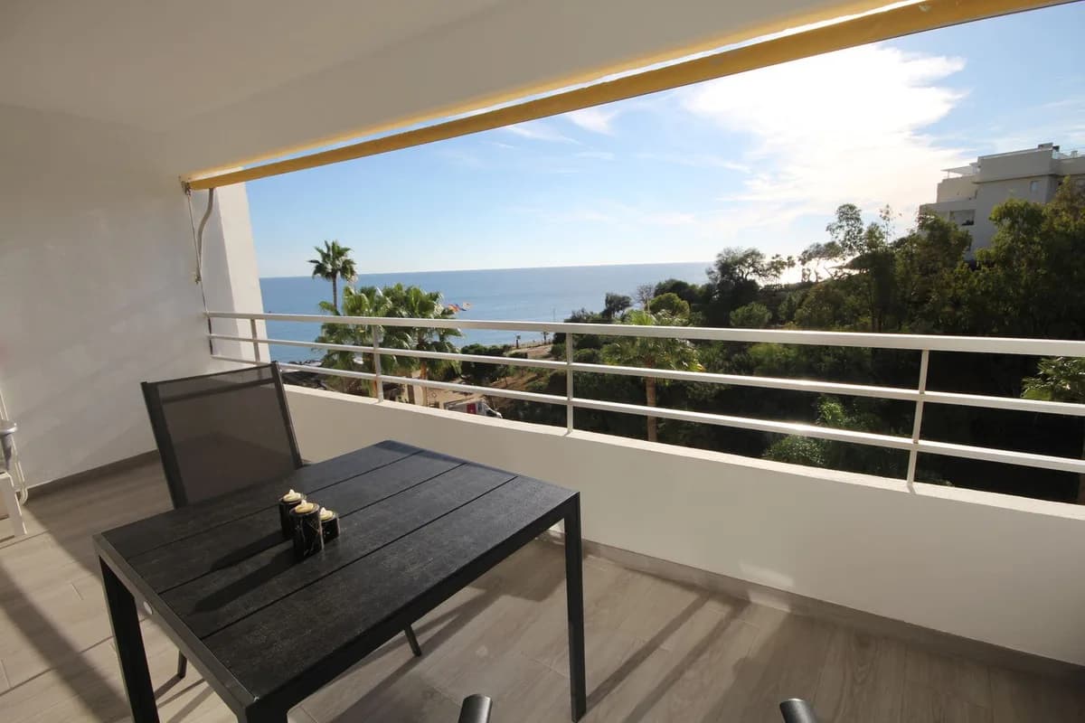 Middle Floor Studio for Sale in Calahonda, Málaga - Image 4