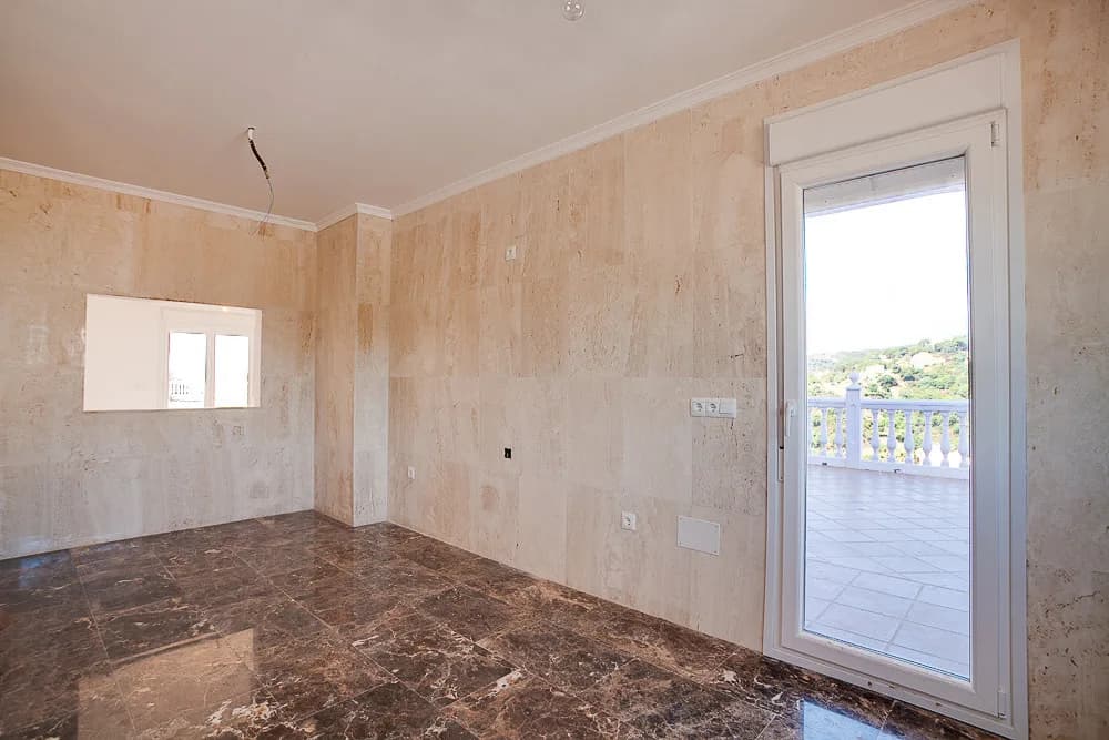 4 Bedroom Detached Villa for Sale in Estepona, Málaga - Image 5