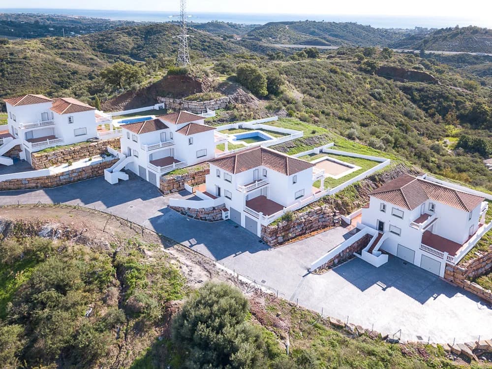 4 Bedroom Detached Villa for Sale in Estepona, Málaga