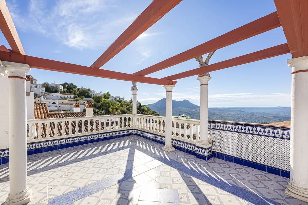 4 Bedroom Townhouse for Sale in Gaucín, Málaga