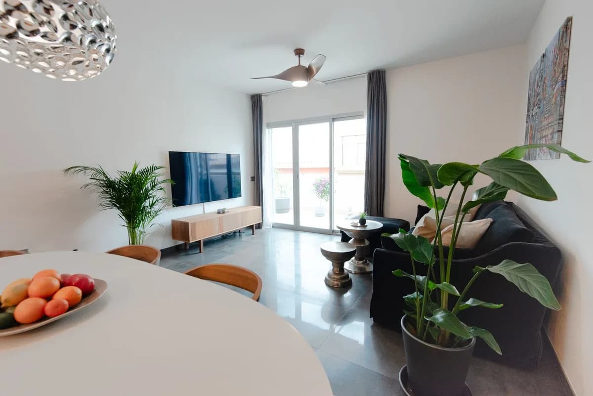 4 Bedroom Top Floor Apartment for Sale in Fuengirola, Málaga - Image 4