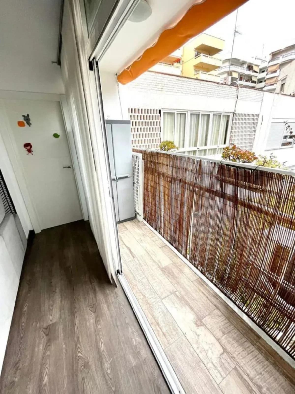 3 Bedroom Middle Floor Apartment for Sale in Marbella, Málaga - Image 2