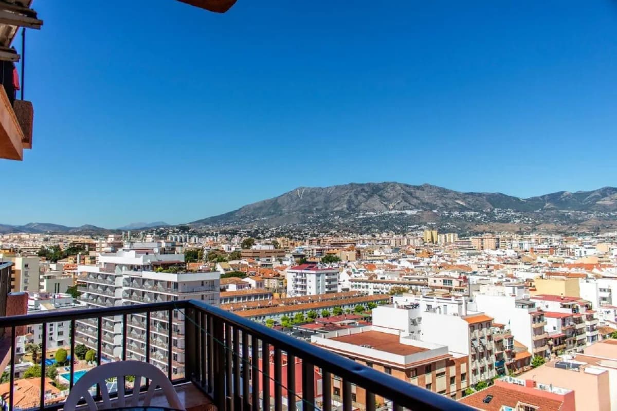1 Bedroom Middle Floor Apartment for Sale in Fuengirola, Málaga - Image 7