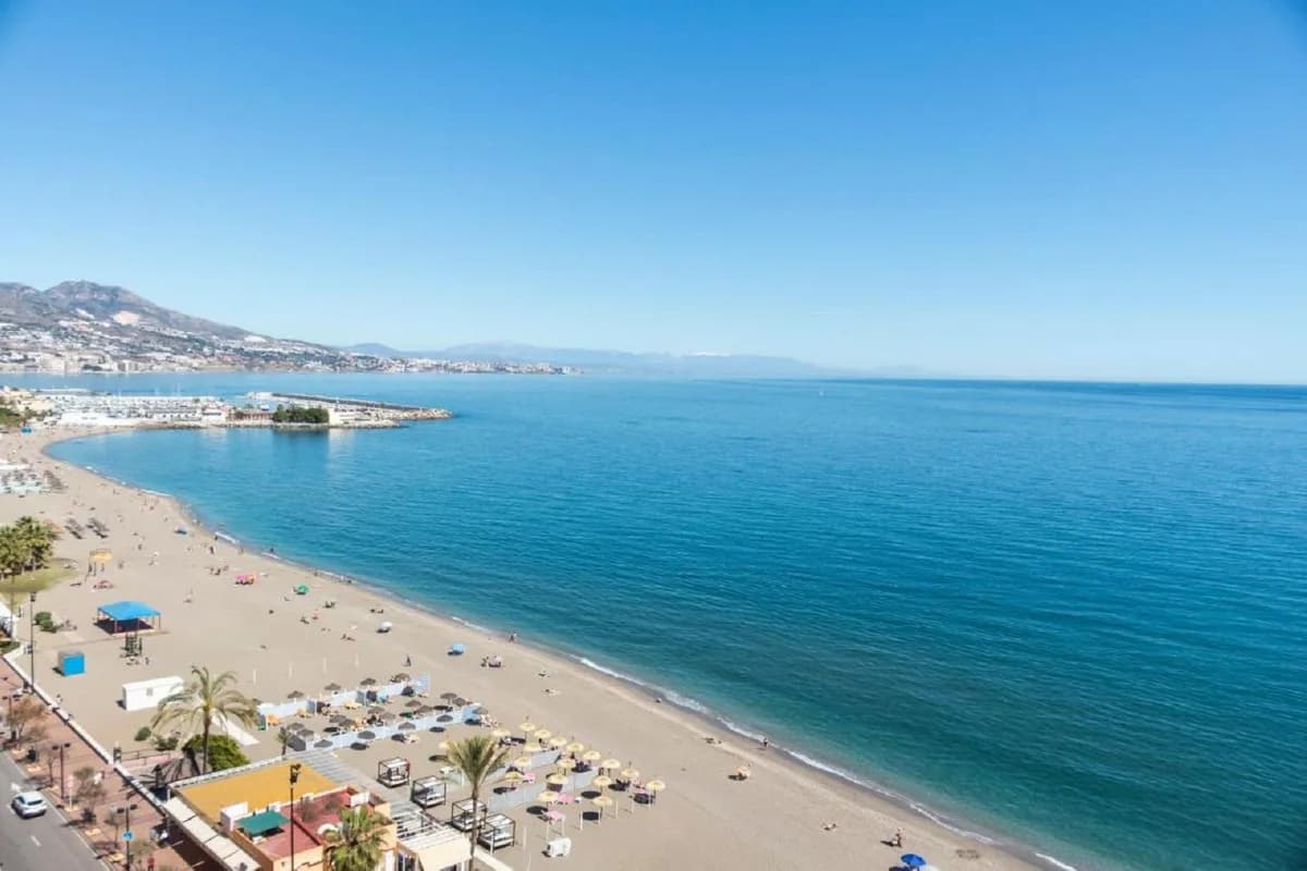 1 Bedroom Middle Floor Apartment for Sale in Fuengirola, Málaga - Image 8