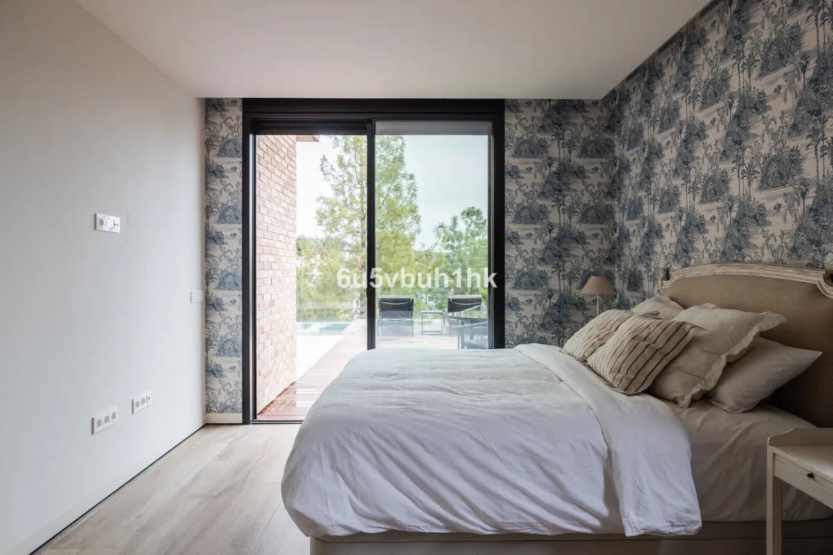 4 Bedroom Detached Villa for Sale in El Atabal, Málaga - Image 3