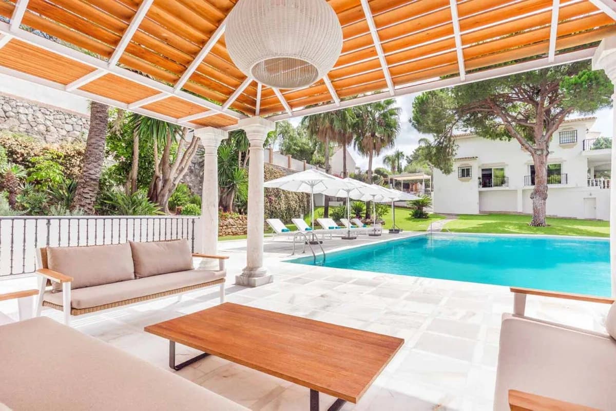 6 Bedroom Detached Villa for Sale in Río Real, Málaga - Image 6