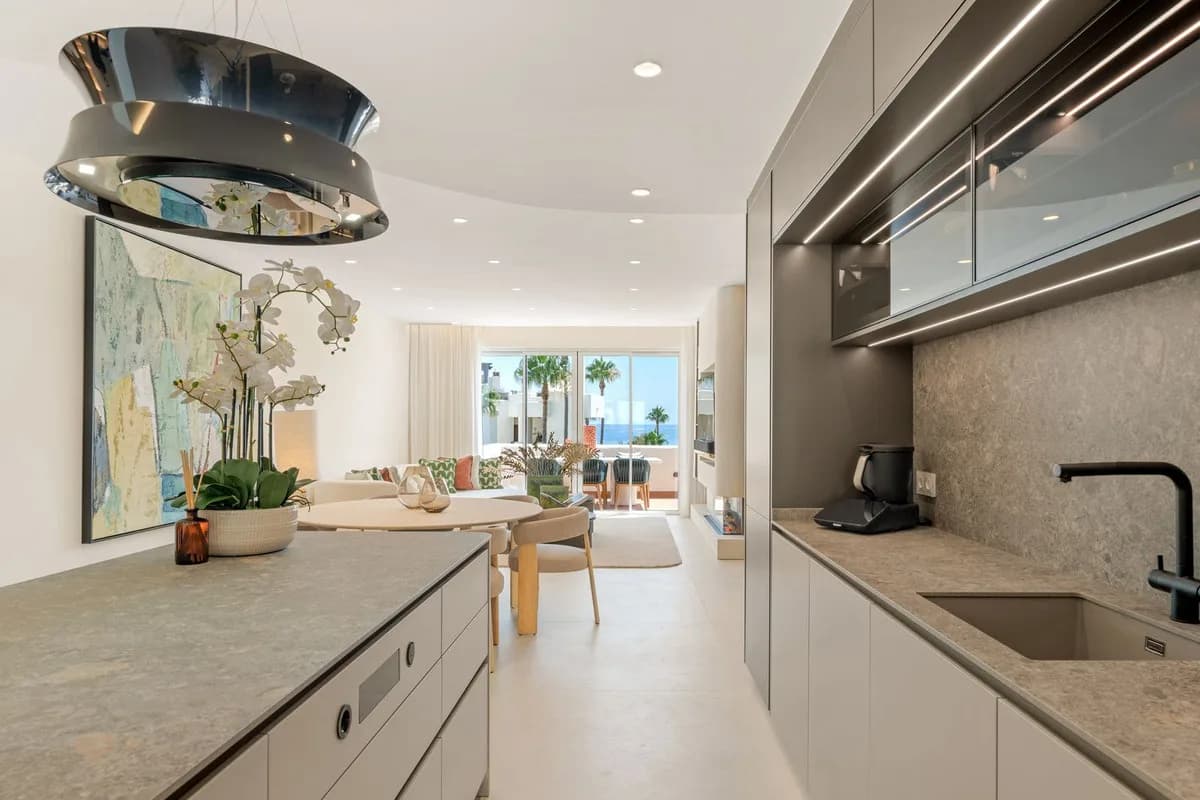3 Bedroom Penthouse for Sale in New Golden Mile, Málaga - Image 7